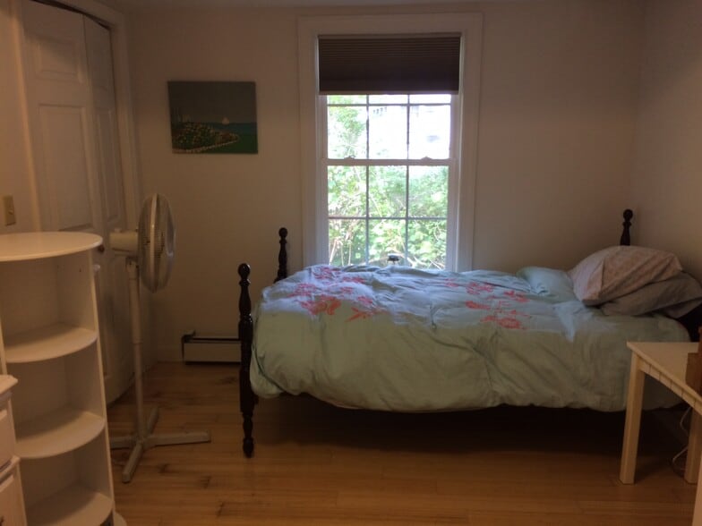 Bedroom 2 - 403 Ferry Road
