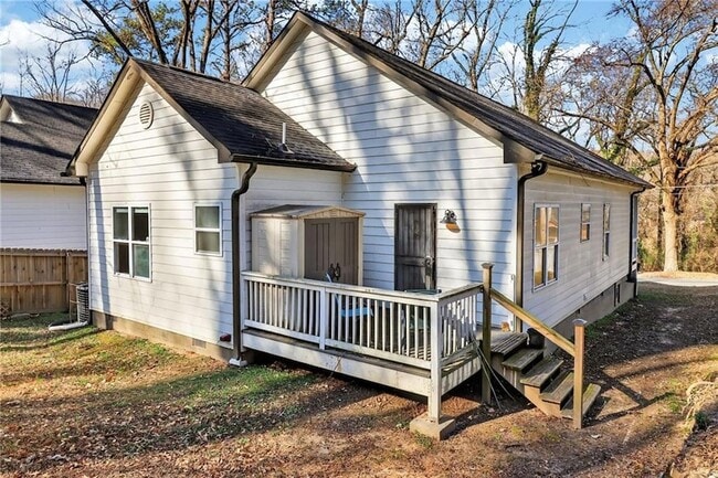 Building Photo - 991 Ada Ave NW