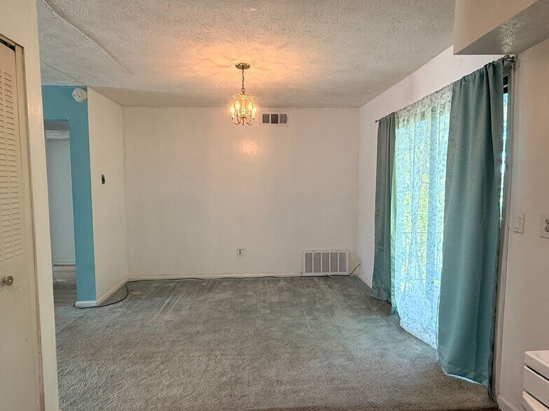 Building Photo - 3237 Abbeywood Dr