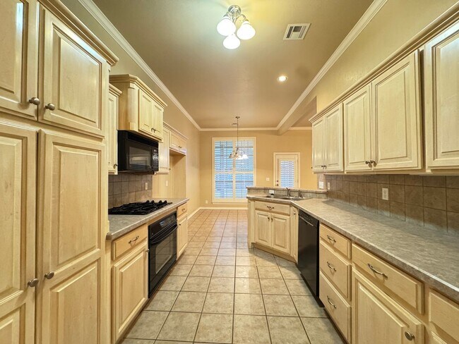 Building Photo - Spacious Home + North Edmond + 3 bedrooms + Study + Edmond Schools + Storm Shelter