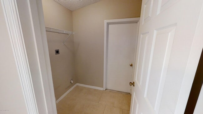 Building Photo - 2457 Deercroft Dr