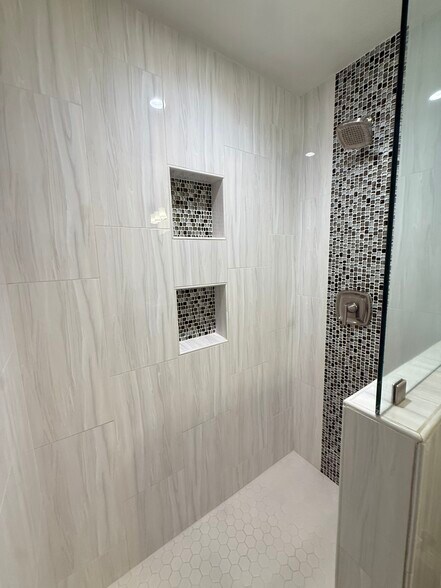 Building Photo - 6624 Trilby Ct