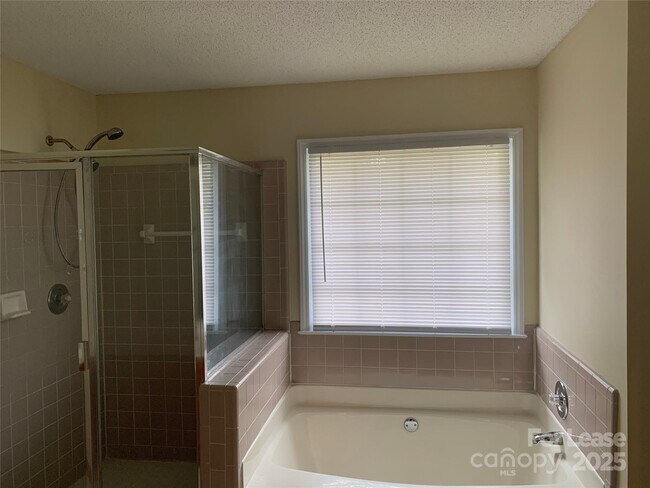 Building Photo - 4319 Wynborough Ln