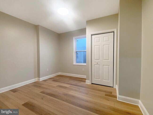 Building Photo - 5860 Osage Ave