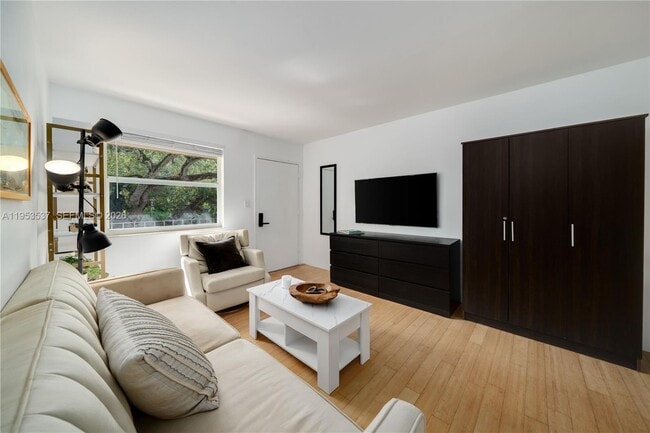 Building Photo - 651 NE 60th St