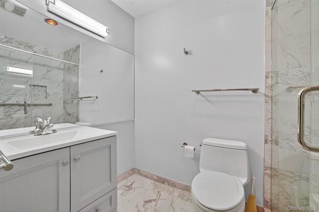 Building Photo - 126 Coachlight Square