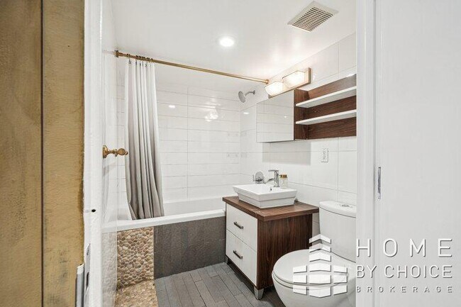 Building Photo - 1 bedroom in Brooklyn NY 11211
