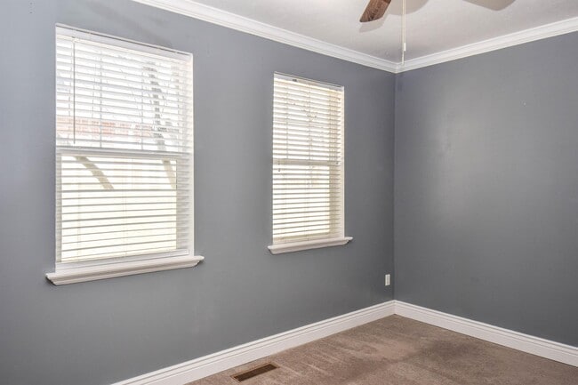 Building Photo - 1020 N 130 W