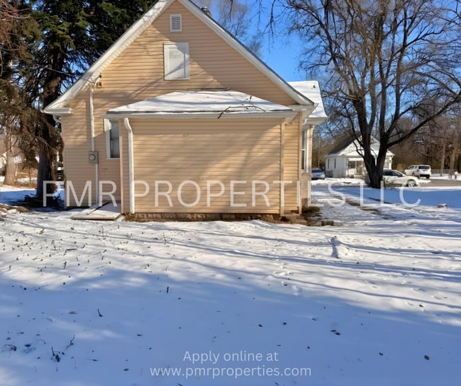 Building Photo - 2 Bedrooms/1 Bathroom House