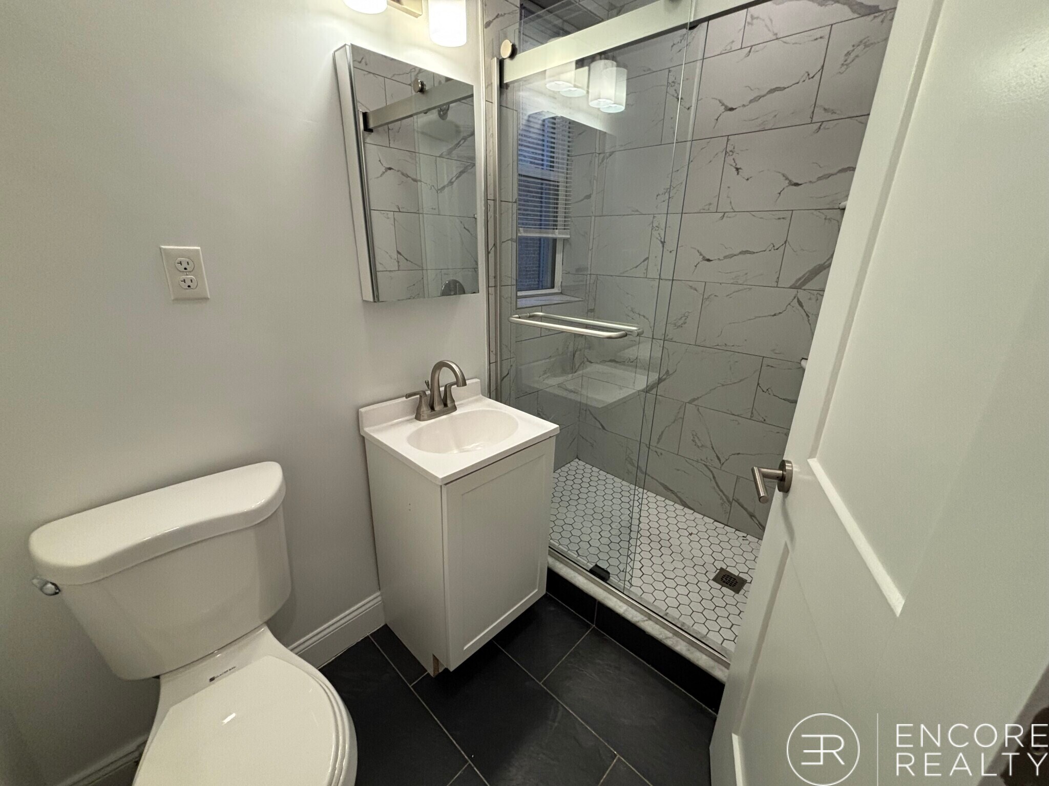 Building Photo - 19 Queensberry St