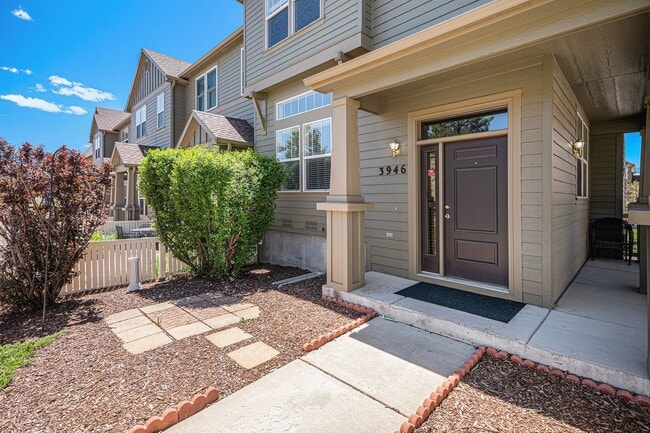 Building Photo - Spacious 3 bedroom in the heart of Castle Rock!