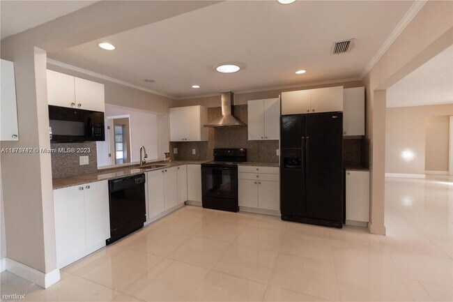 Building Photo - 4 br, 3.5 bath House - 4905 Harrison St # ...