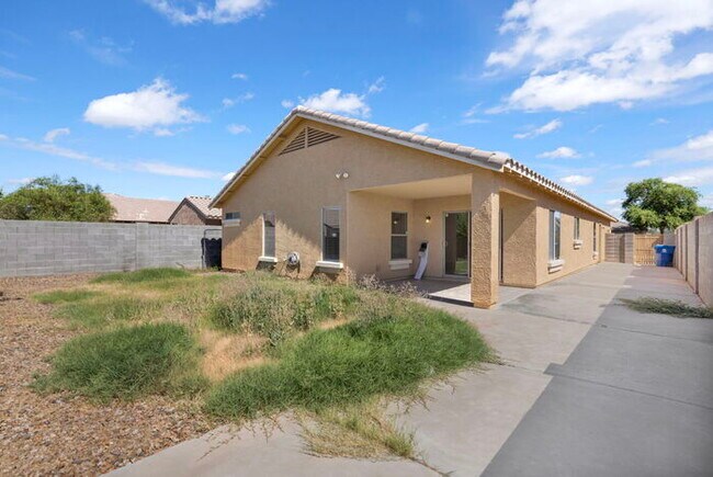 Building Photo - 17161 W Port Royale Ln