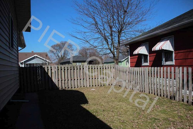 Building Photo - 2824 163rd Pl