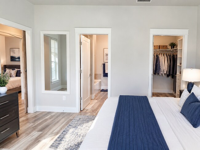 Building Photo - Move in ready!  This is a must see :)