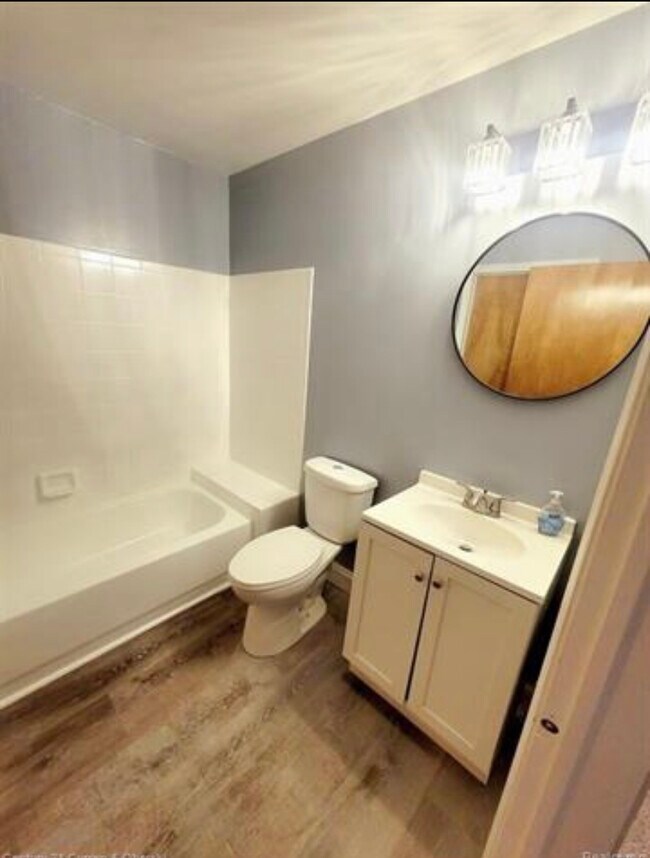 Building Photo - 24026 Wedgewood Cir