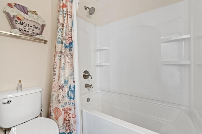Building Photo - N42W22770 Beacon Ct