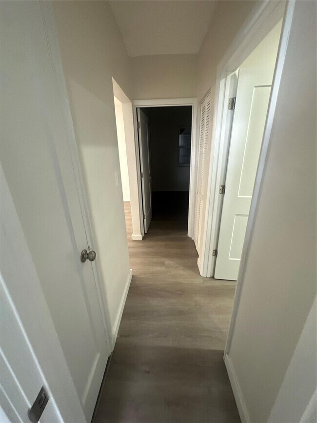 Building Photo - 1834 Fletcher St