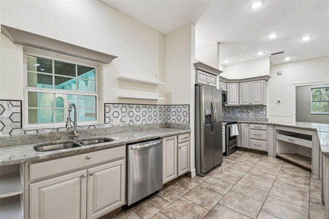 Building Photo - 16453 Pawnee Dr