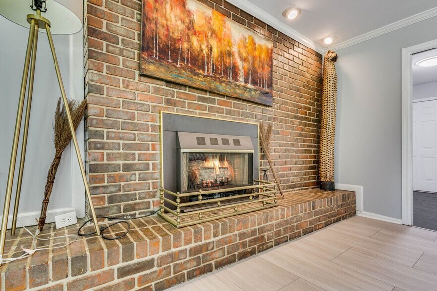 Building Photo - 2500 Rockbridge Rd NW