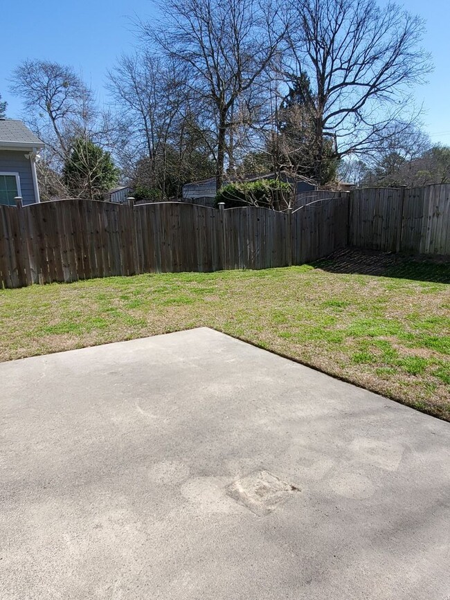 Building Photo - Beautiful 3 Bedroom 2.5 Bath Home Brooklan...