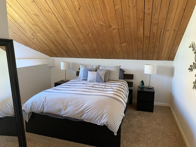 Building Photo - The cutest loft condo in Tahoe Keys - Oct ...