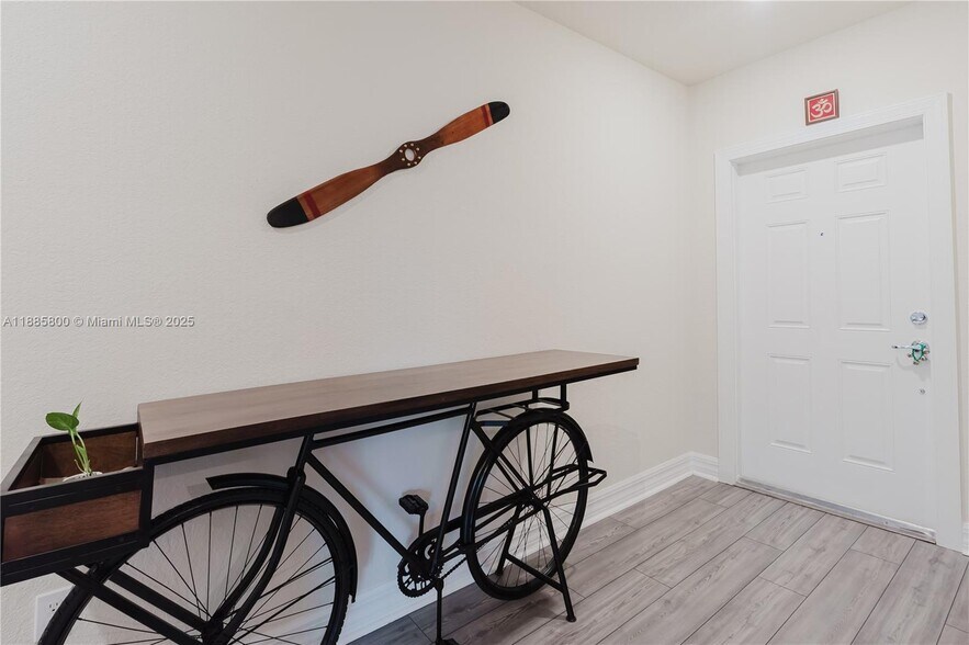 Building Photo - 3001 Hibiscus Ave