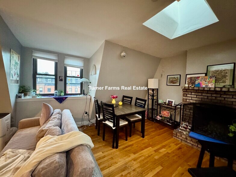 Building Photo - 469 Massachusetts Ave