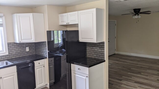 Building Photo - 367 Beehive Dr