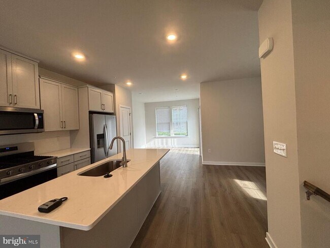 Building Photo - 130 Abramo Victor Dr
