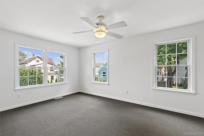 Building Photo - 415 1st St