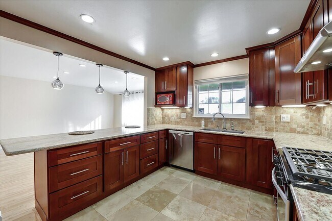 Building Photo - Beautifully Updated Single Family Home with Sparkling Pool