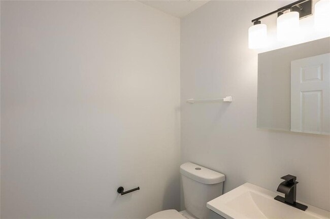 Building Photo - 2027 Lois Pl NW