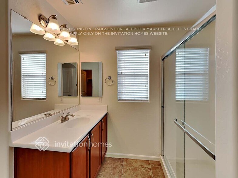 Building Photo - 3365 E Constitution Dr