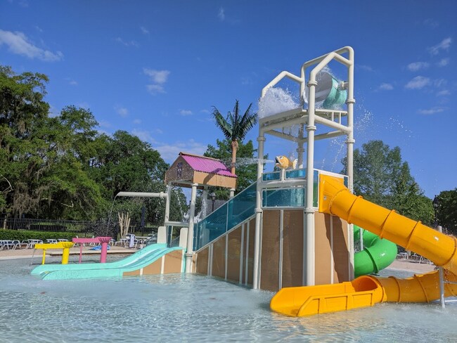 Building Photo - 3025 Four Oaks Blvd