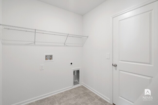 Building Photo - 4980 Worchester Dr