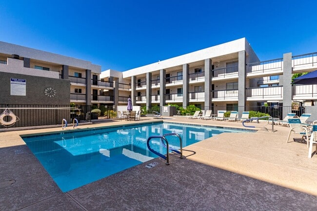 Building Photo - New Listing in Scottsdale