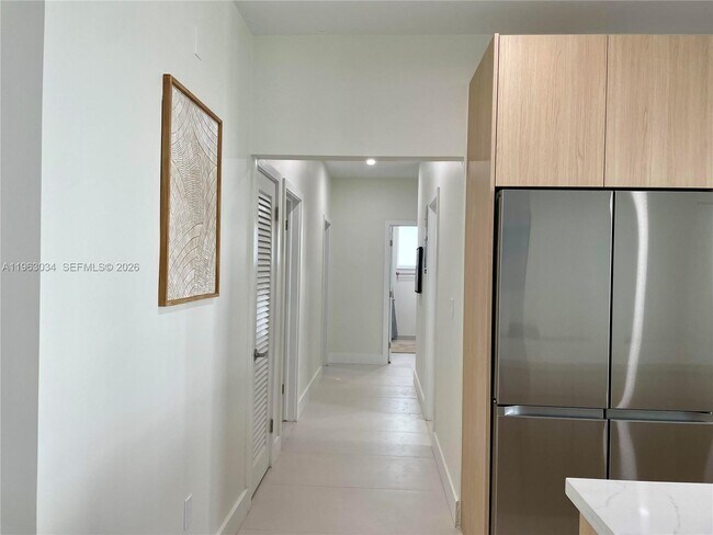 Building Photo - 5352 Orduna Dr