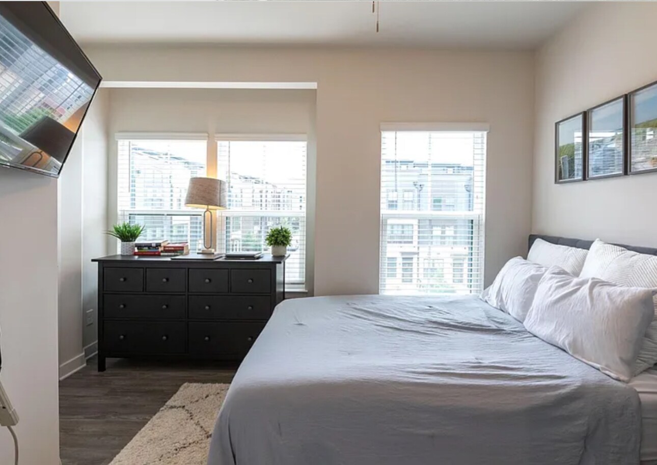Enjoyable roommate or family living with spacious bedrooms and enduite baths. - 314 Music Hall Way