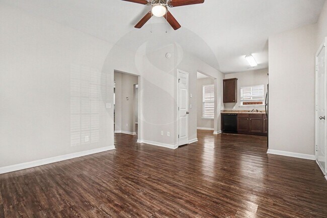 Building Photo - Must See 3BR/2.5BA Home in East Point!