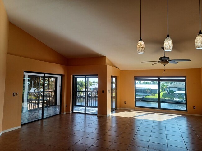 Building Photo - 5515 SW 12th Ave