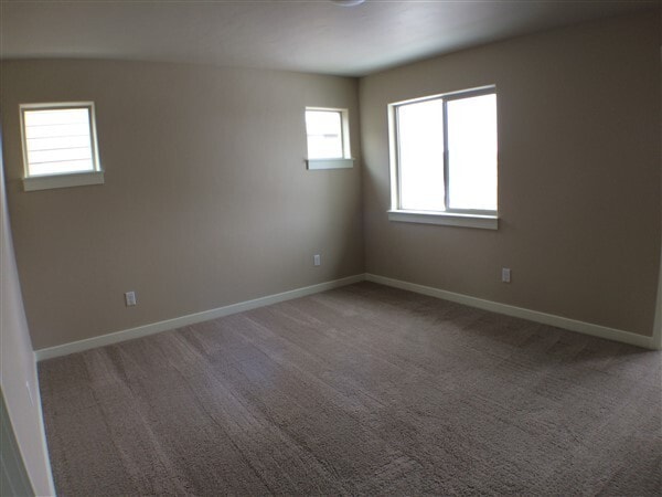 Building Photo - 3 Bedroom / 2.5 Bathroom Townhouse in McCa...