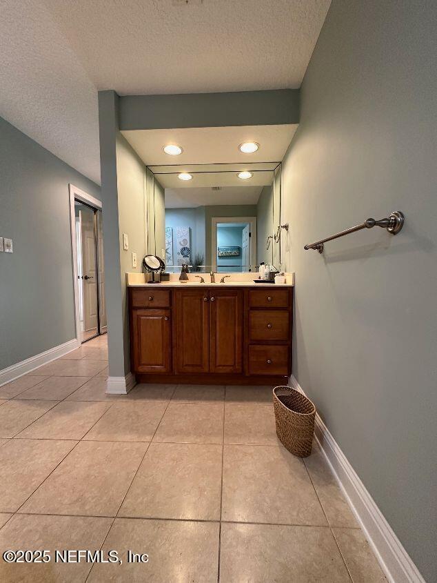 Building Photo - 110 S Serenata Dr
