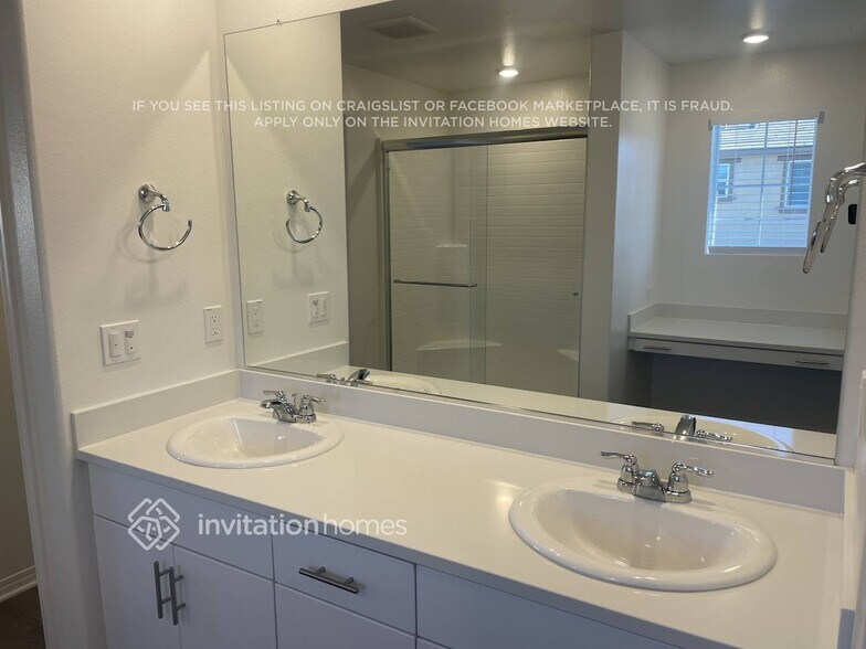 Building Photo - 2454 Gunner Ridge Way