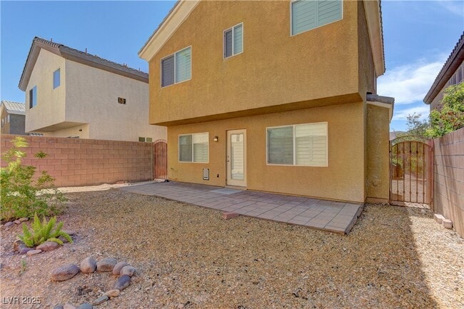 Building Photo - 236 Fairway Woods Dr