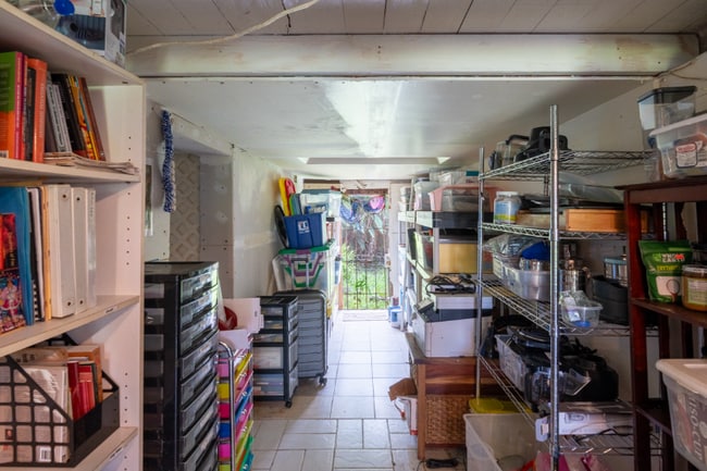 Building Photo - 398 Ohai St