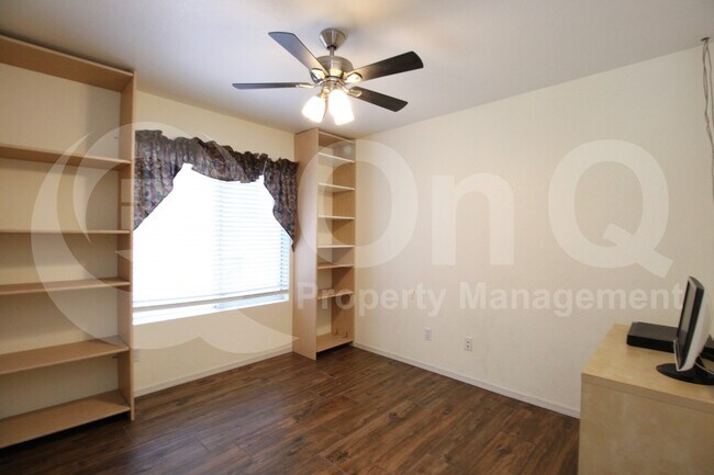 Building Photo - 3845 W Charlotte Dr