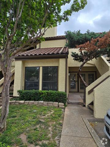Building Photo - 5590 Spring Valley Rd