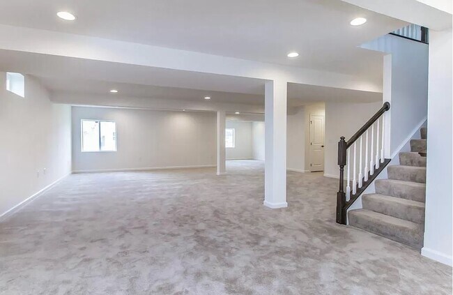 Building Photo - 10279 Benjamin Way