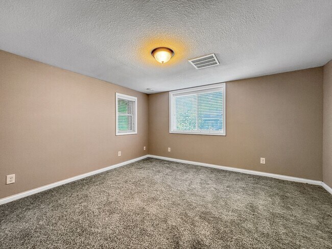 Building Photo - 3936 Avondale St